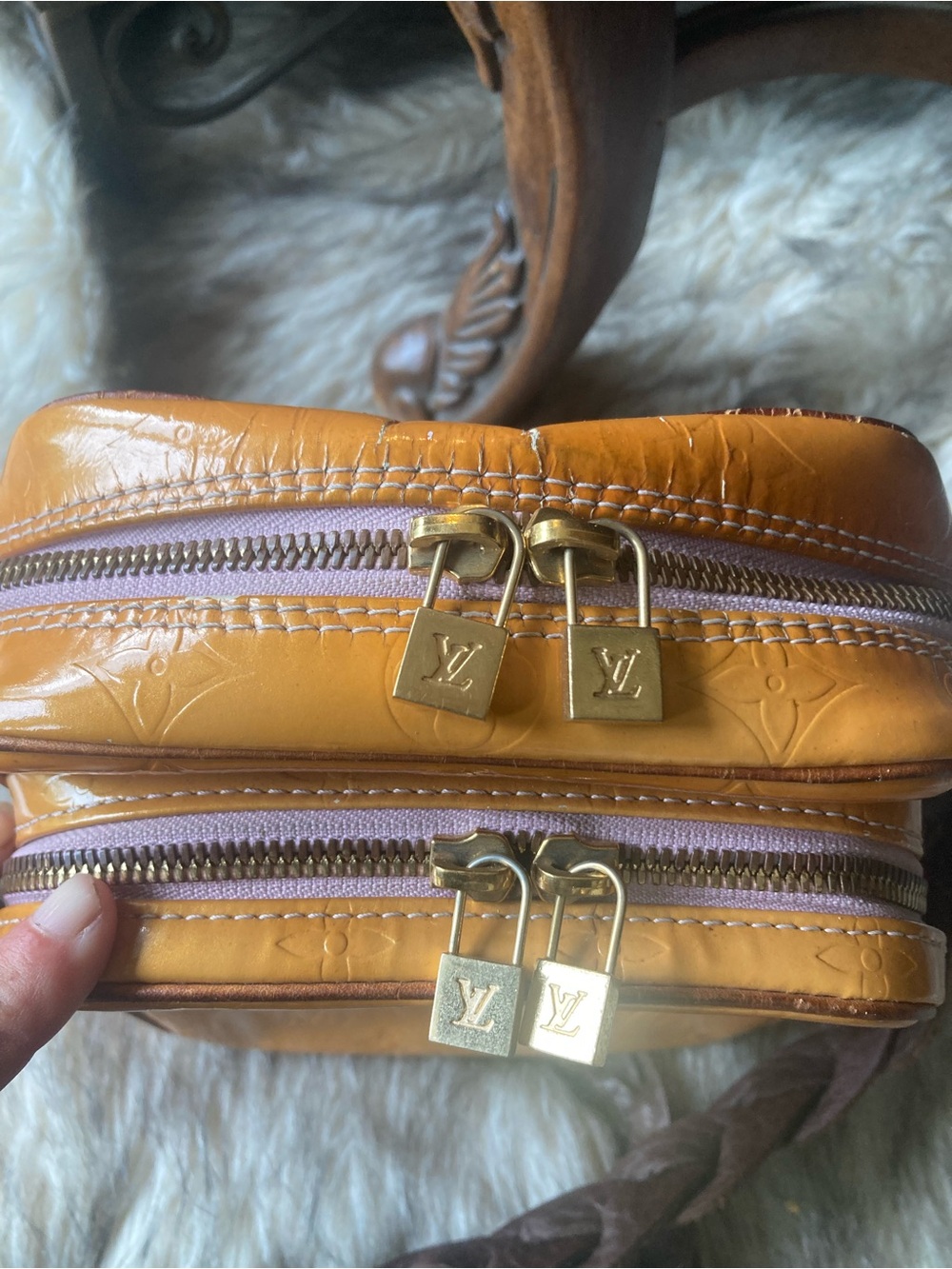 Vintage Louis Vuitton Vernis yellow - Picture 3 of 11